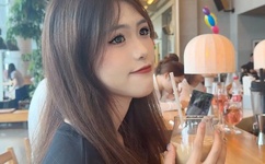 护士被强摁做开腿呻吟的漫画